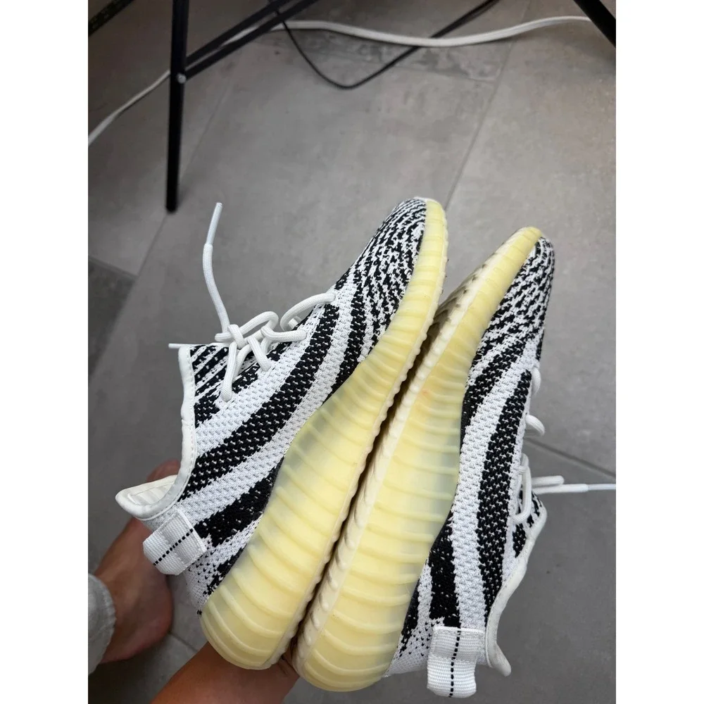 Adidas Yeezy Boost 350 V2 Zebra White Black Red CP9654 Mens Size 8.5 Sneaker